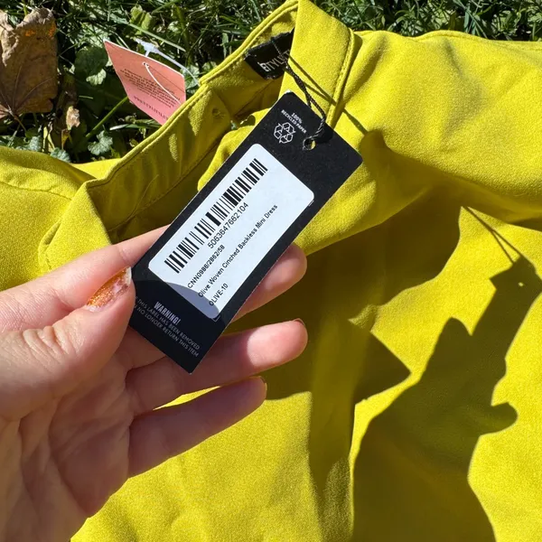 Pretty Little Thing NWT OLIVE WOVEN CINCHED BACKLESS MINI DRESS - Image 6