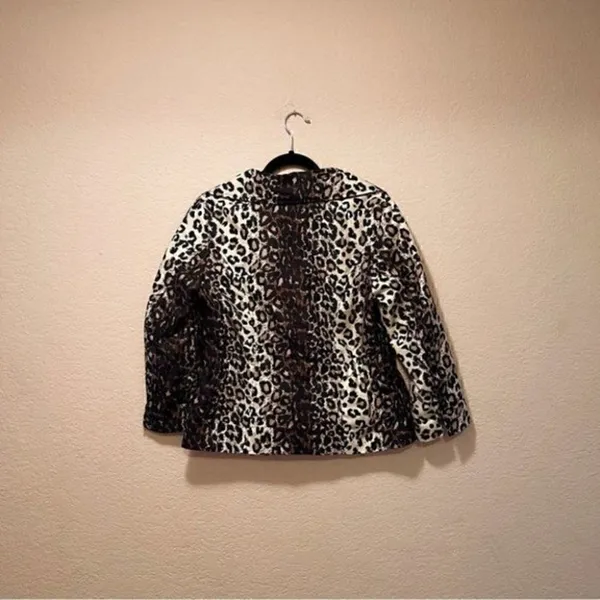 ‎NWOT. Beautiful and Classy Lull Medium Leopard blazer. Black - Image 4