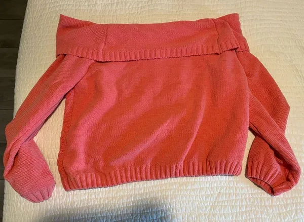 Pink off the shoulder sweater - Image 4