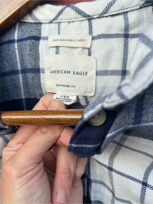 American Eagle Boyfriend fit Blue and White Plaid Button-Up Shirt - size large - Image 3