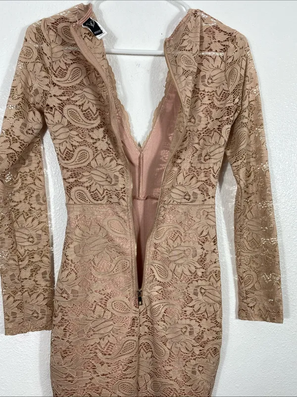 Windsor Long Sleeve Lace Bodycon Dress in Blush Size XS 90% Nylon - Image 7