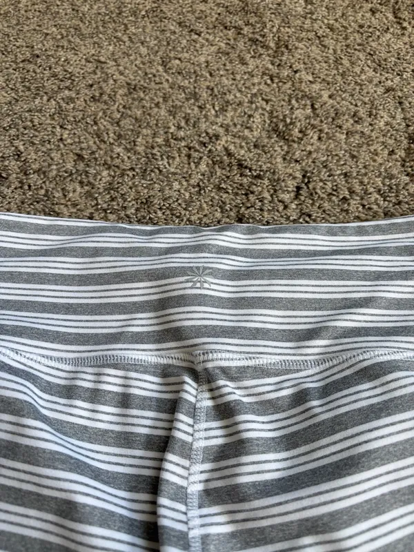 Athleta White and Gray Striped Leggings size large - Image 5