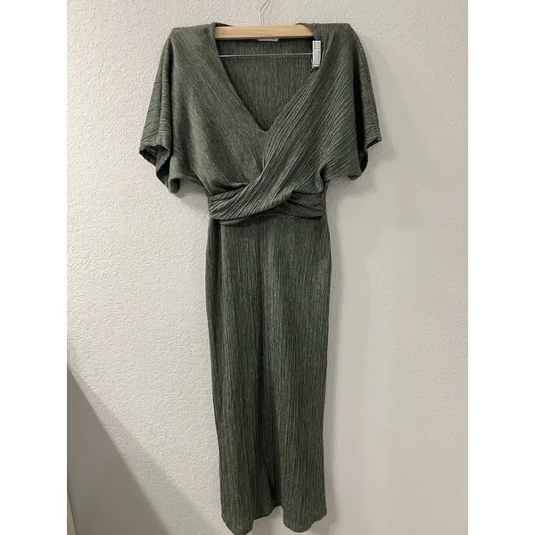 All In Favor Nwt Olive‎ Plisse Textured Dress Size S - Image 2