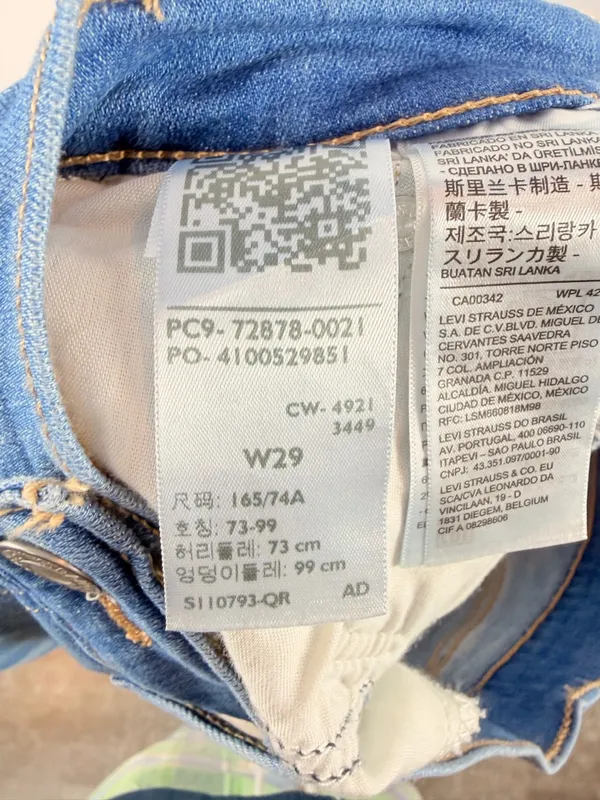 Levis High‎ Rise Cutoff Style Jean Shorts in Blue Size 29 - Image 4