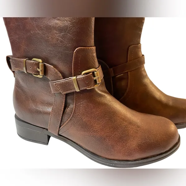 SODA Brown Knee High Faux Leather Rear Lacing Boots NIB - Size 6 - Image 5