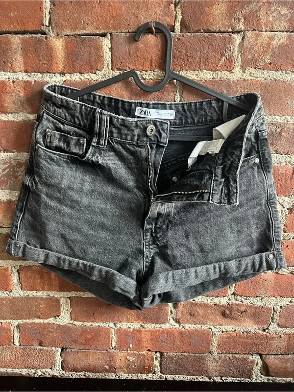 Zara Gray Washed High-Rise Black Denim Shorts Jorts 100% Cotton Size 6 - Image 2