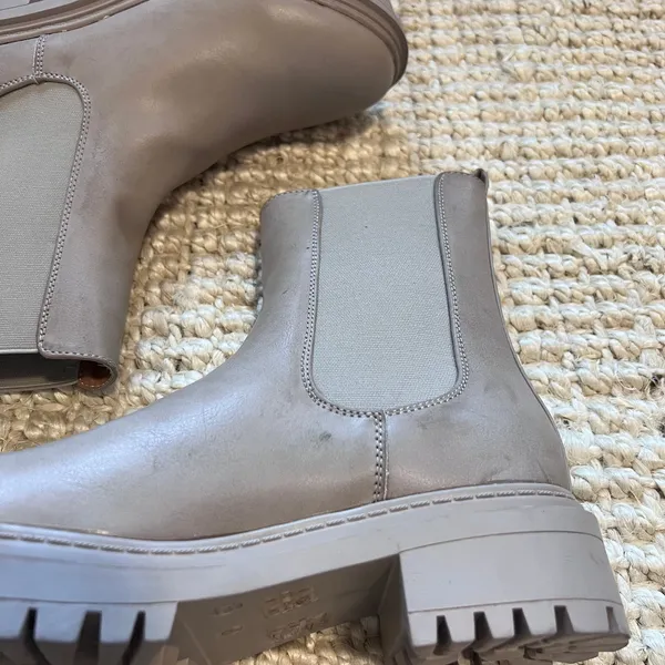 Anna Field Lug Sole Boot Sz 9 Gray - Image 2