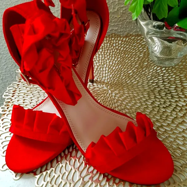 Elegant Red Ruffle Heels Size 7.5 - Image 4