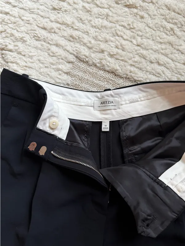 Aritzia Effortless Shorts - Image 3