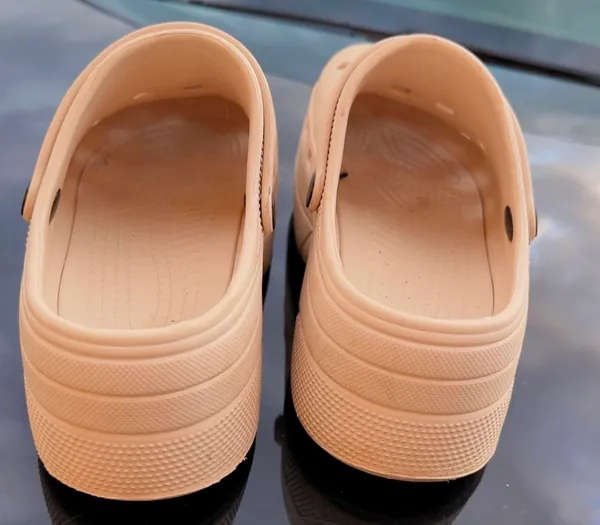 Crocs Classic Clogs Peach with Rhinestone Jibbitz Charms Women’s Size 8 - Image 3