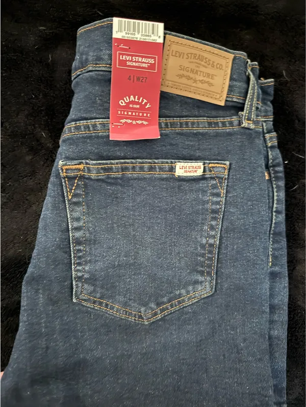 Levi’s Shorts - Image 2