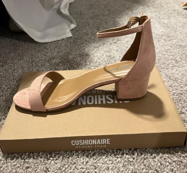 Cushionaire memory foam block heels blush suede - Image 4