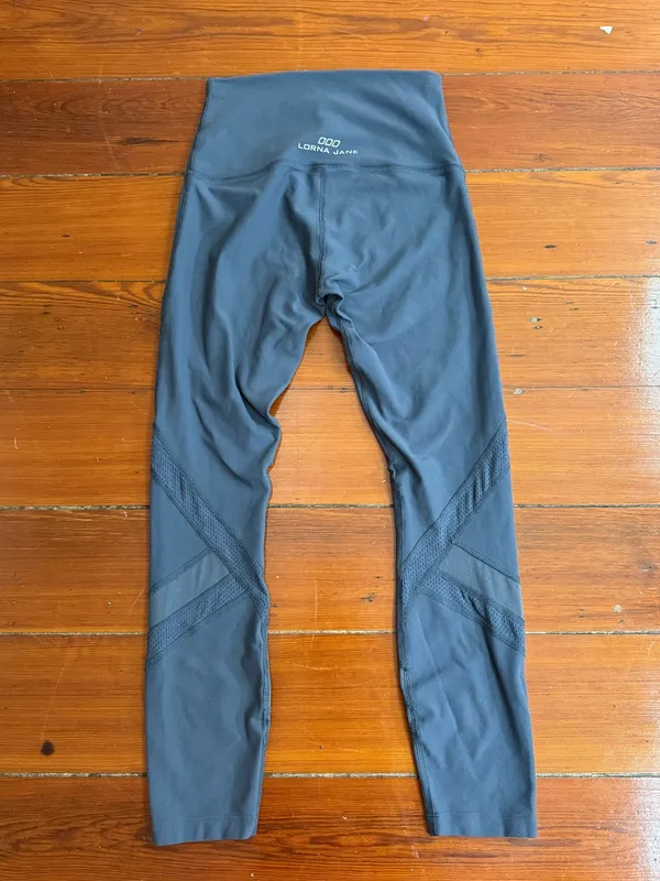 Lorna Jane Ankle Biter Grey Mesh Athletic Gym Leggings Sz S 💚🍄 - Image 3