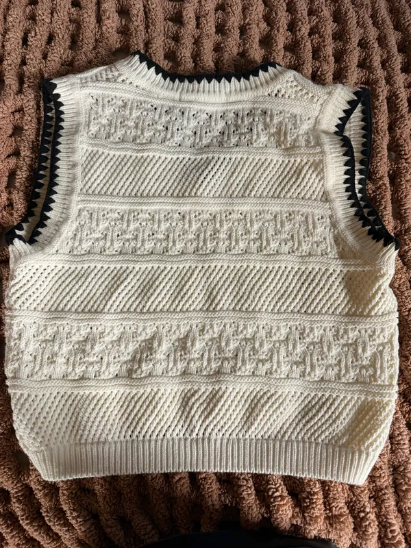 Strut & Bolt Cream Crochet Knit Sweater Vest Black Scallop Trim M - Image 4