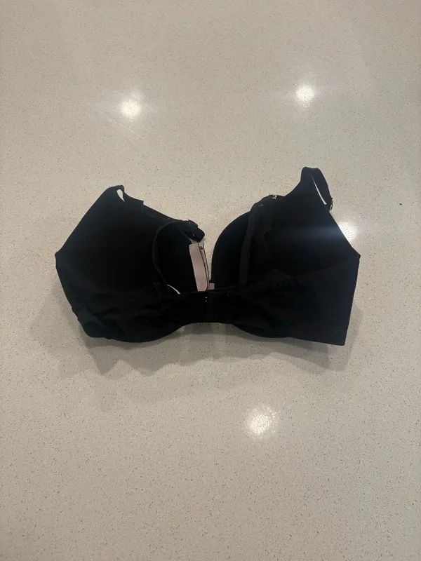 Black Victoria’s Secret bra - Image 2