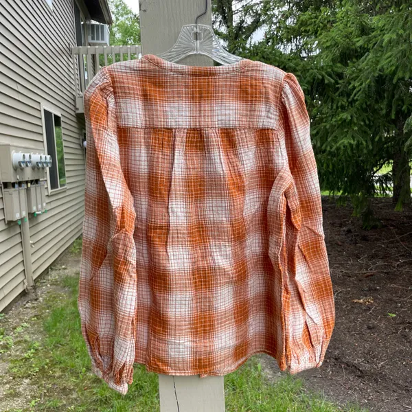 Universal Threads orange plaid gauzy puff sleeve blouse medium - Image 2