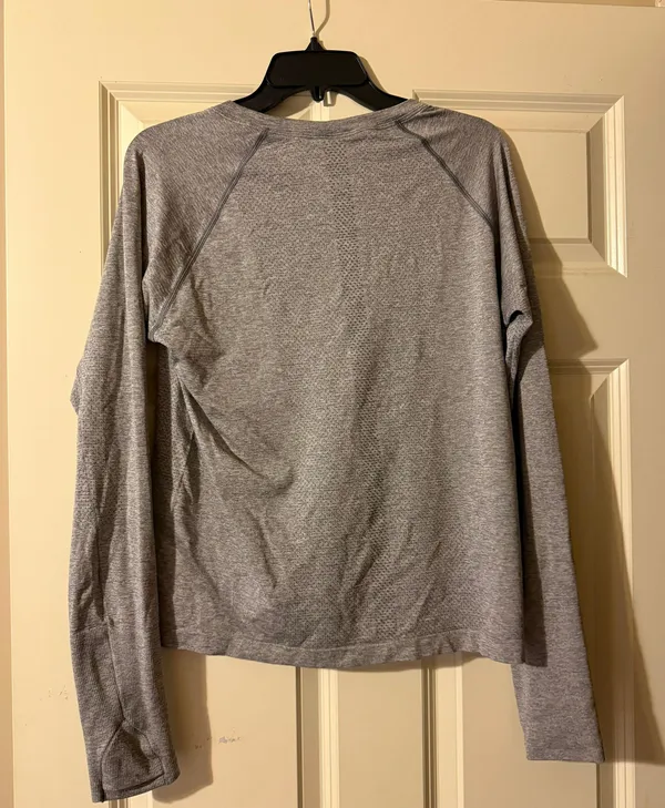 Lululemon Swiftly Tech Long Sleeve Race Length - Image 2