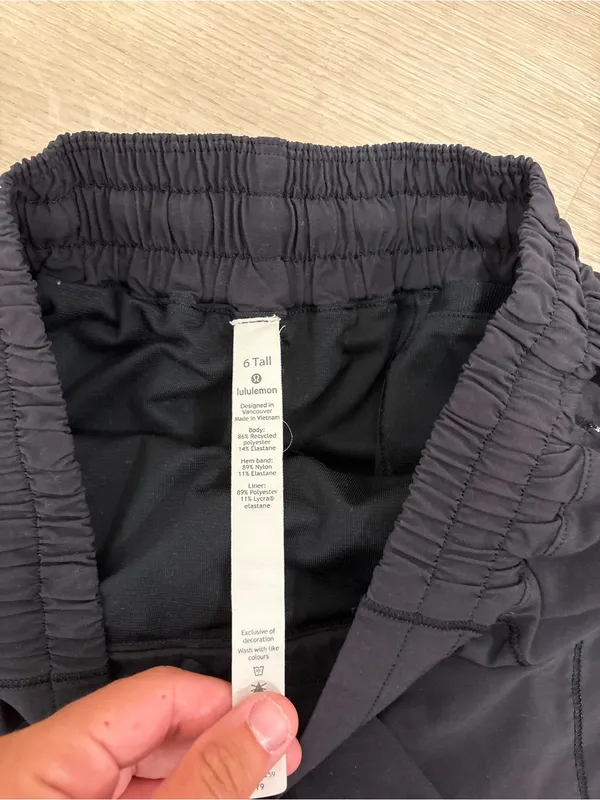 Lululemon Hotty Hot Shorts In Black Size 6 Tall - Image 3