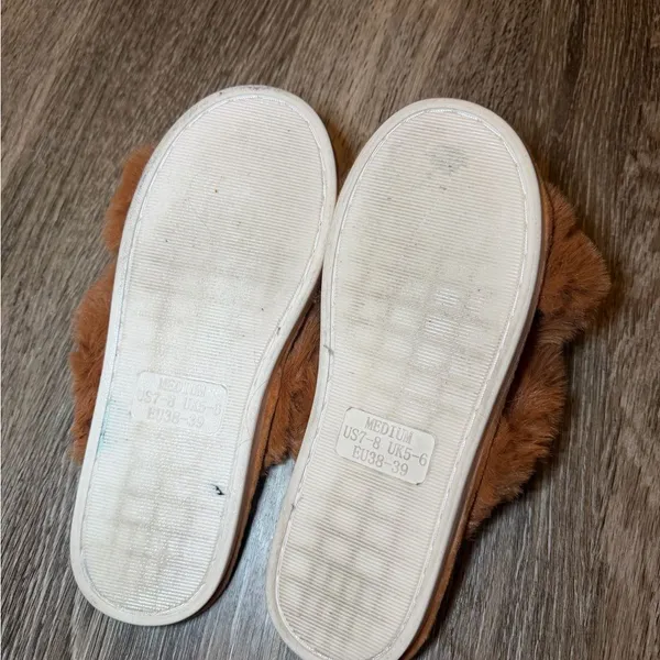 Fluffy‎ Brown Slippers Size 8 - Image 4