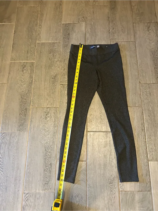 Old Navy black stevie skinny pants - size xs herringbone pattern - Image 2
