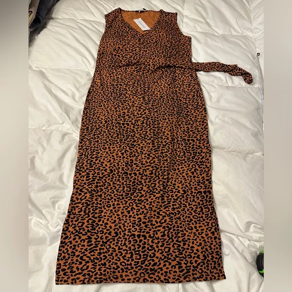 Amour Vert Cornelia Midi Dress - NWT - Size S - Image 3