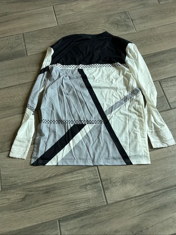 Geometric Long Sleeve Tee - Image 4