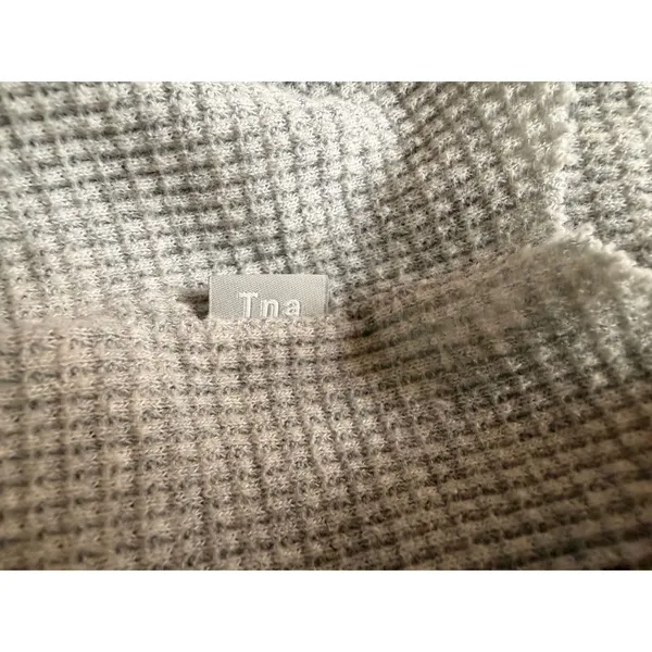 Aritzia Tna Thermal Waffle Knit Cowl Neck Top Grey Curved Hem Long Sleeve XS - Image 6
