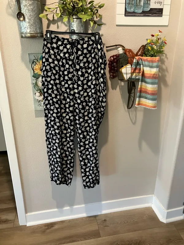 Nostalgia Black and White Floral Flare Pants tied waistband pockets - Image 3