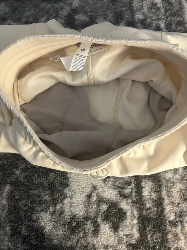 Lululemon X Peleton buttercream shorts  - Image 7
