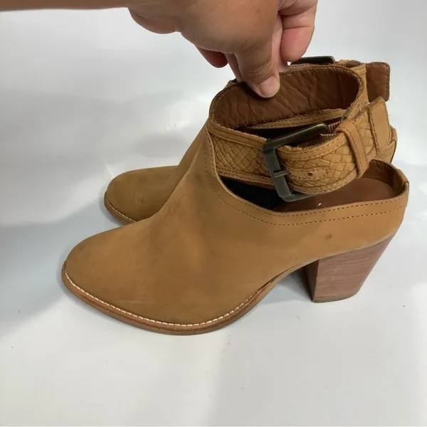 Crevo‎ Eva shootie tan leather size 10 - Image 5