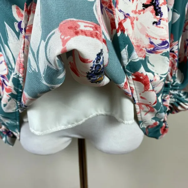 Vici Blouse Top S Green‎ Floral Balloon Sleeve V-Neck High Low Feminine - Image 7