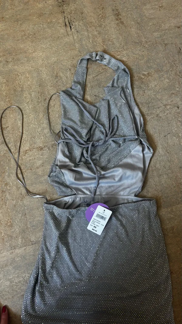 Low cut silver windsor dress - Image 2