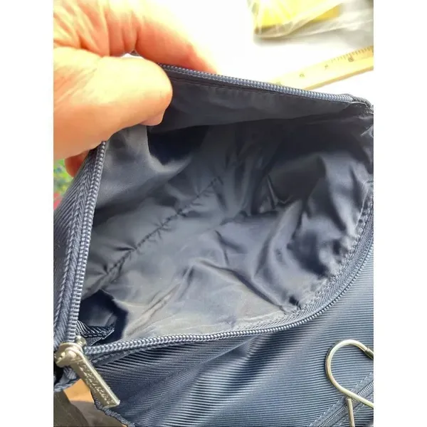 Giorgio Armani travel makeup bag - Image 7