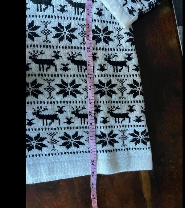 NWT’s Black and White V-Neck Sweater Dress size Large - Image 6
