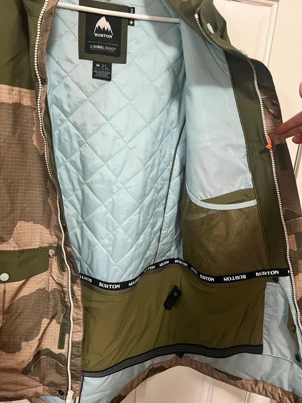 Burton Women’s Gore-Tex Ski Jacket - Image 4