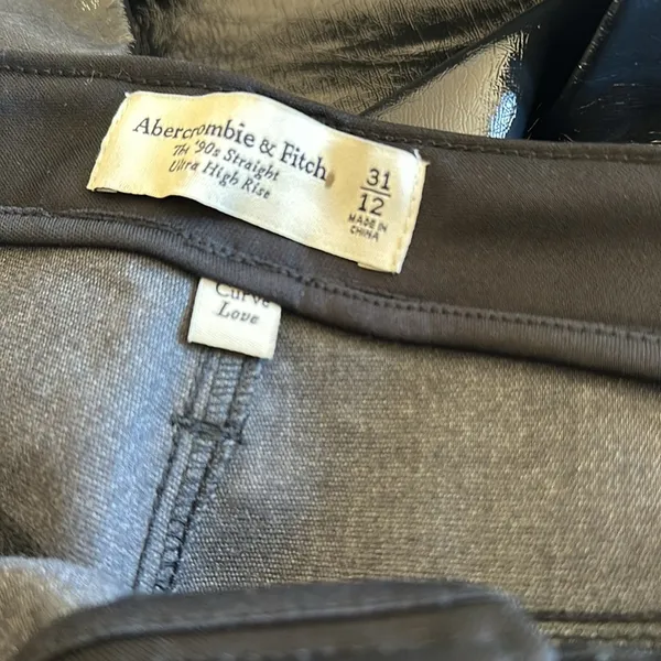 NWT Abercrombie & Fitch The 90s Straight Ultra High Rise Faux Leather Pant - Image 9