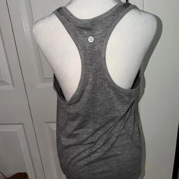 Lululemon Align Tank Size 10 Gray NWOT - Image 2