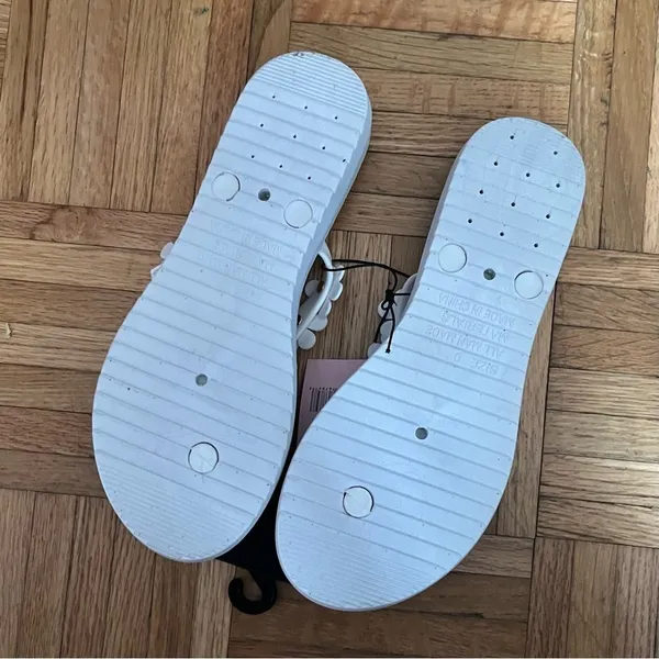 Ashley Blue Daisy Flip flops Size 9 White - Image 5