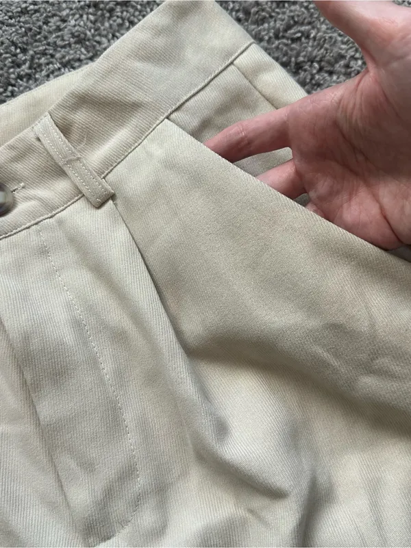 Women's Cream Ankle Tapered Pleat Pants - Image 3