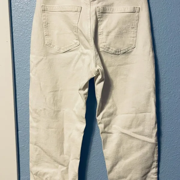 Size 4 American Eagle White Mom Straight Leg Stretch Jeans - Image 7