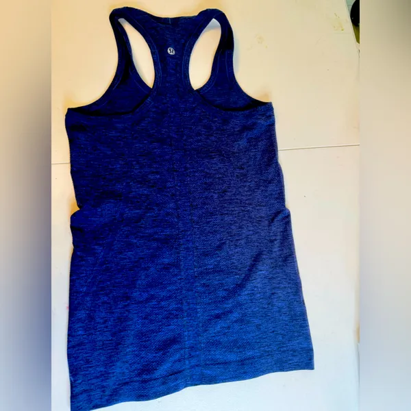 Lululemon Athletica Blue Fitted Sleeveless Tank Top - Image 2