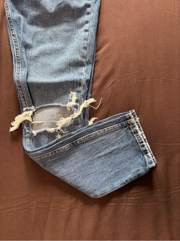 Abercrombie & Fitch Light Blue Boyfriend Jeans with Knee Rip - Image 2
