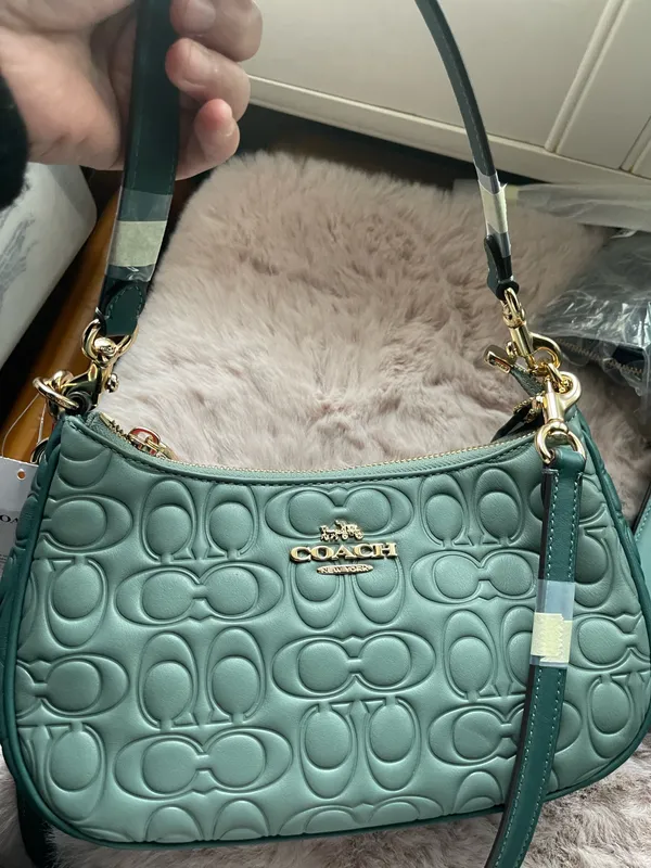 NWT Coach Teri Shoulder Bag In Signature Leather CY674 - Image 2