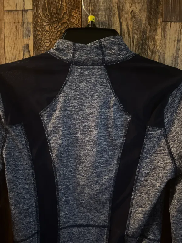 Therapy Boutique performance jacket curve enhancing, ultra light & breathable women size large - Image 5