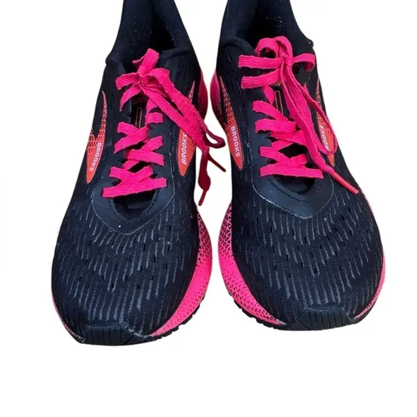 Brooks Hyperion Tempo sneakers in Black/Pink 8.5 - Image 7