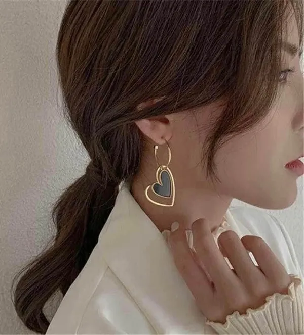 Women's Asymmetrical Love Heart Dangle Drop Earrings - Image 3
