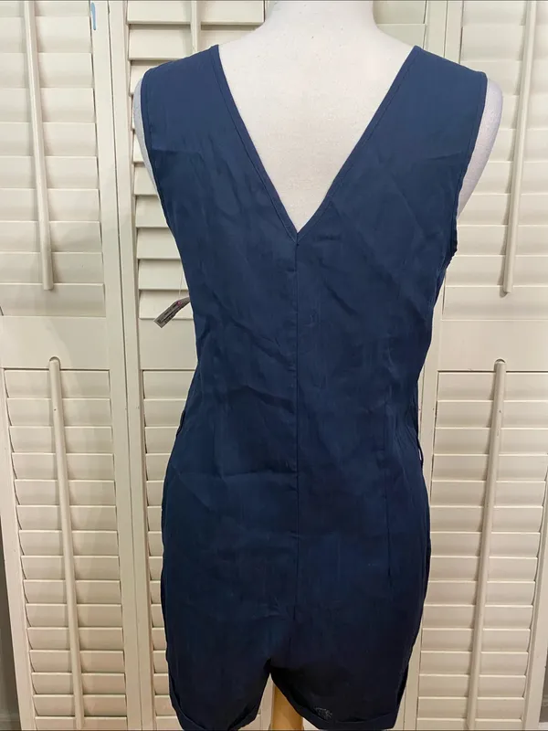 Navy V - Image 3