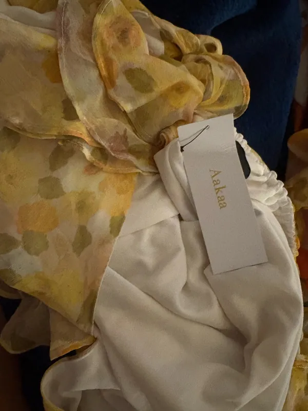 NWT Vici Aakaa yellow floral maxi dress. Size Medium - Image 3