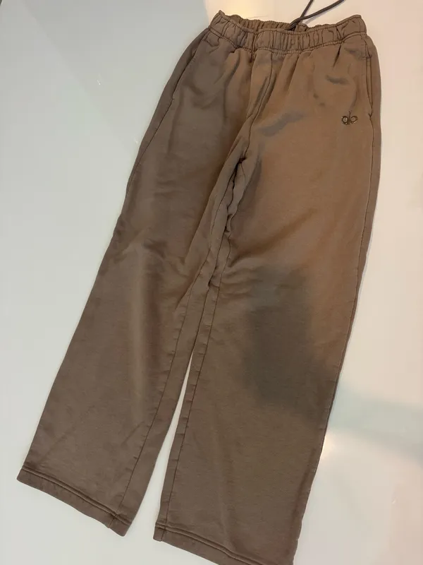 Accolade Alo Yoga Sweatpants Gravel - Image 3