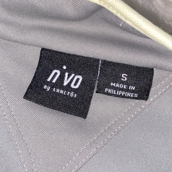 NVO grey athletic top size small Gray - Image 6